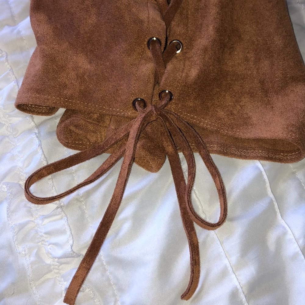 Forever21 Thick Suede short w/ adjustable side strings